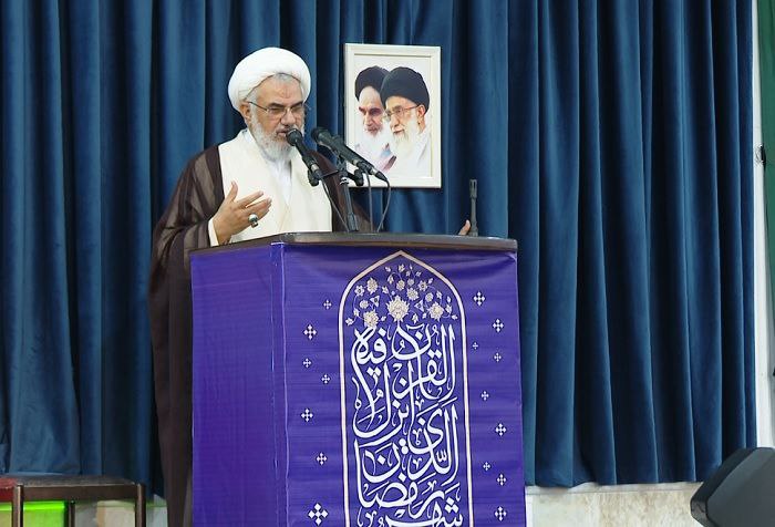 امام جمعه بندرعباس: مذاکره بی نتیجه وقت کشی است