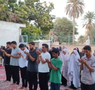عکس| اقامه نماز باران توسط اهالی محله ۶۰۰ دستگاه بندرعباس