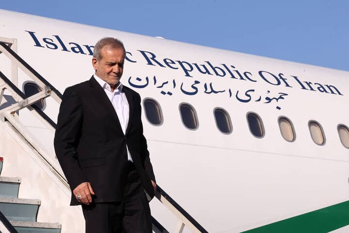 رئیس‌جمهور وارد بندرعباس شد