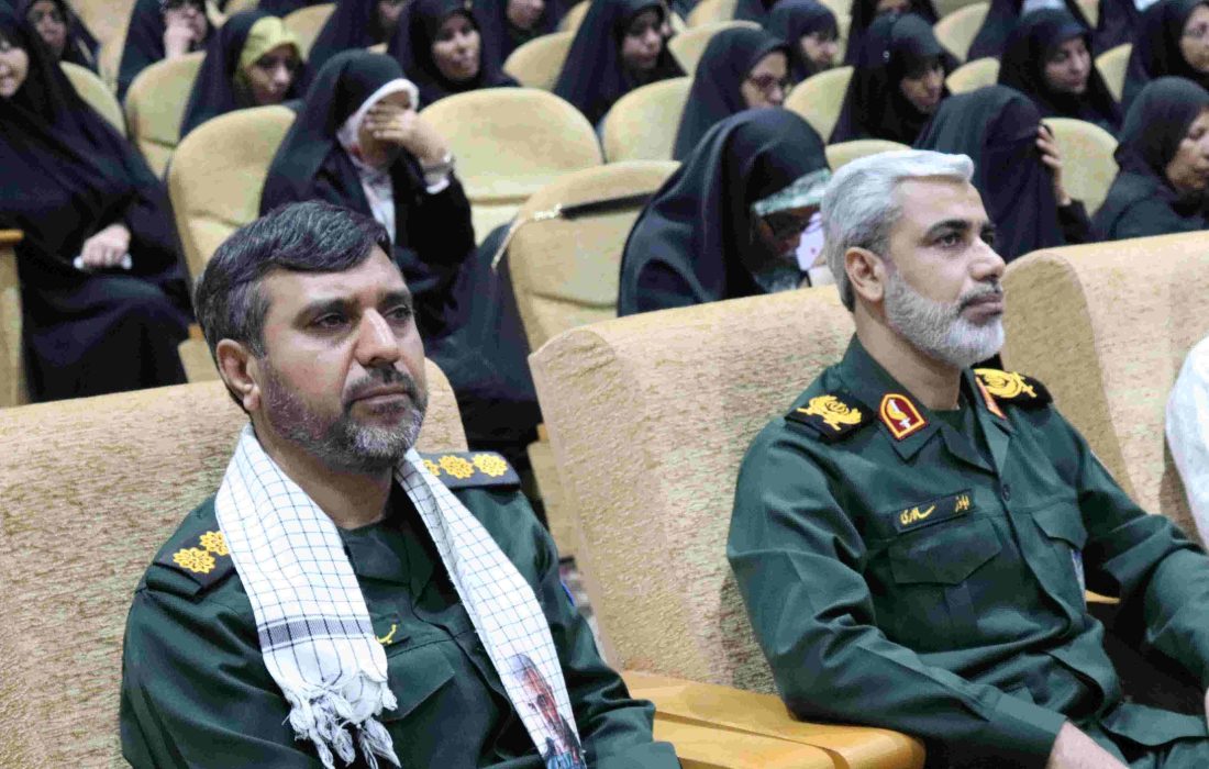 برگزاری همایش «خواهران یاس» با تجلیل از خانوادههای شهدا و بسیجیان نمونه در بندرعباس