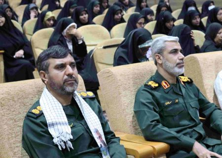 برگزاری همایش «خواهران یاس» با تجلیل از خانواده‌های شهدا و بسیجیان نمونه در بندرعباس