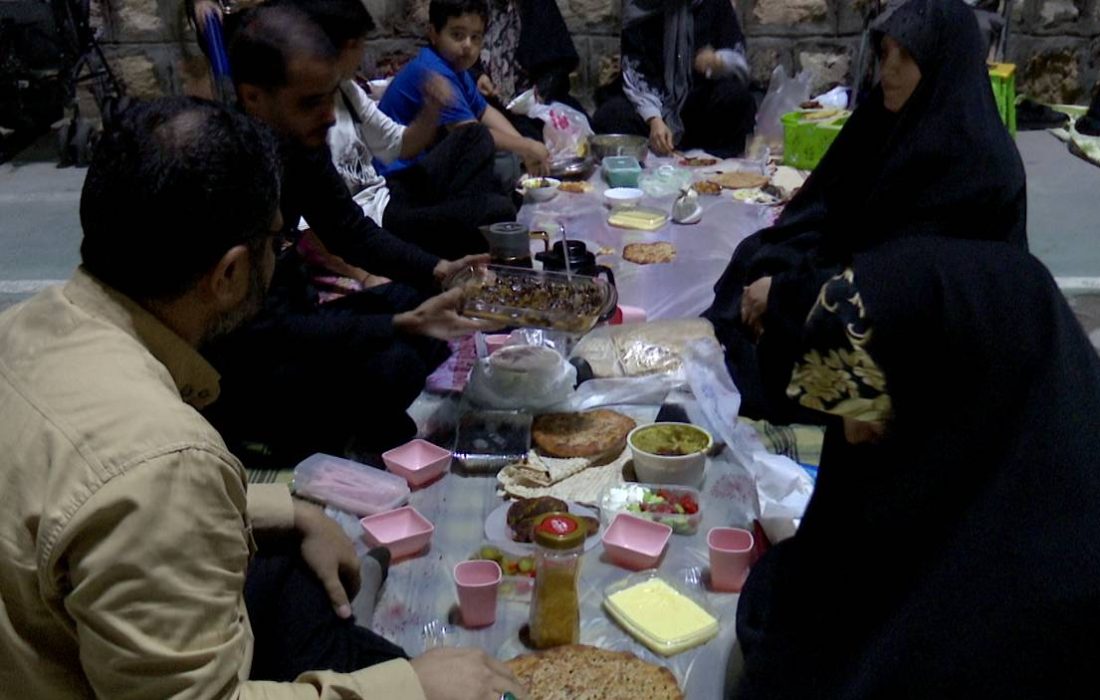 برپایی سفره‌های همدلی در بندرعباس