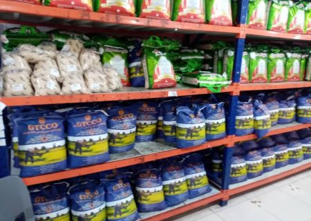 بازار کالاهای اساسی هرمزگان در ایام جنگ تحمیلی همچنان باثبات و تحت کنترل است
