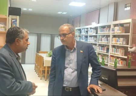 نماینده مردم بندرعباس در مجلس شورای اسلامی از کتابخانه آیت الله طالقانی بازدید کرد