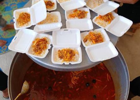 طبخ و توزیع 5 هزار وعده غذای گرم اطعام علوی در رودان