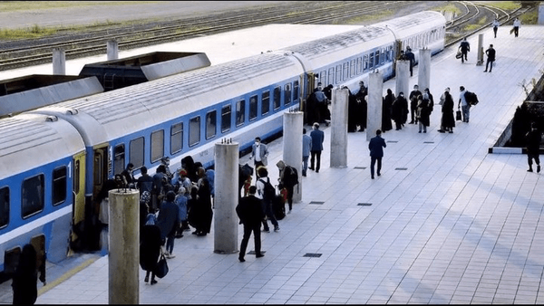 افزایش ظرفیت قطارهای مسافری هرمزگان برای اعزام زائران مراسم وداع با رهبر شهید